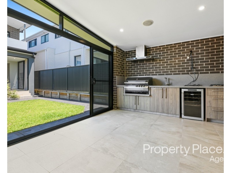 21 Thomas Street, Picnic Point NSW 2213