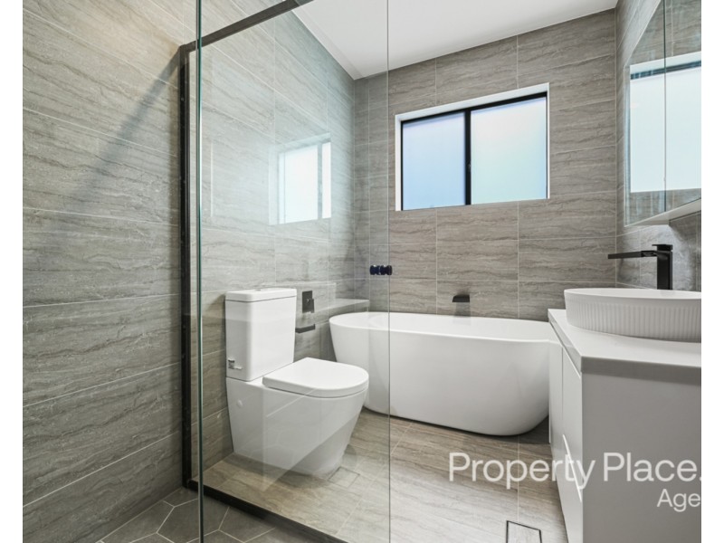 21 Thomas Street, Picnic Point NSW 2213