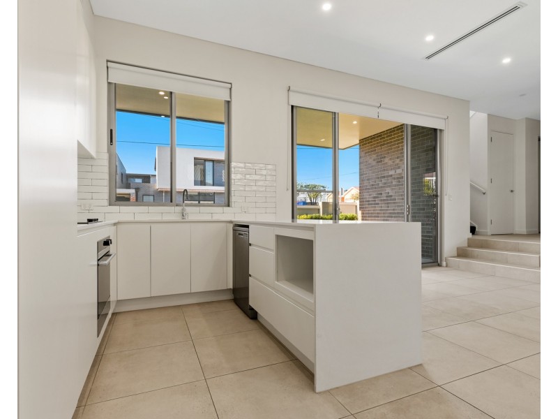 27 Taloma Street, Picnic Point NSW 2213