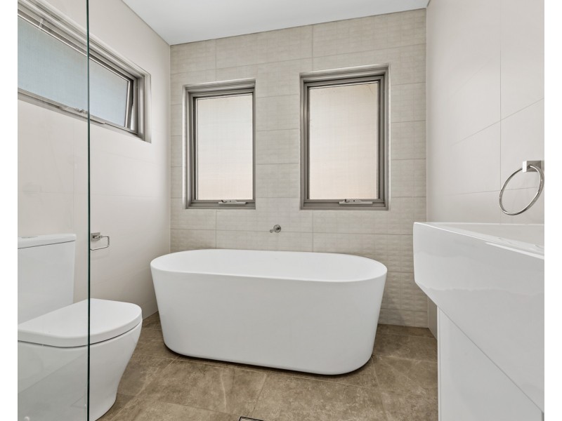 27 Taloma Street, Picnic Point NSW 2213