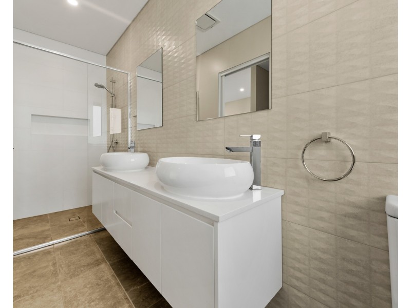 27 Taloma Street, Picnic Point NSW 2213