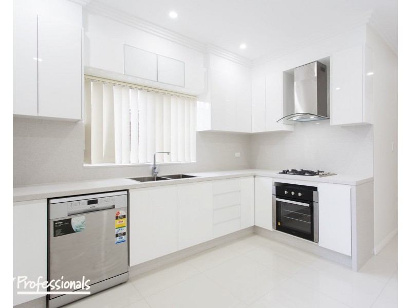 15 Richardson Avenue, Padstow NSW 2211