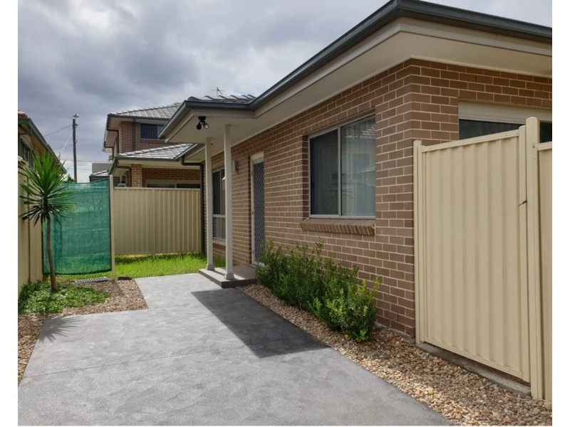27 Arnold Lane, Panania NSW 2213