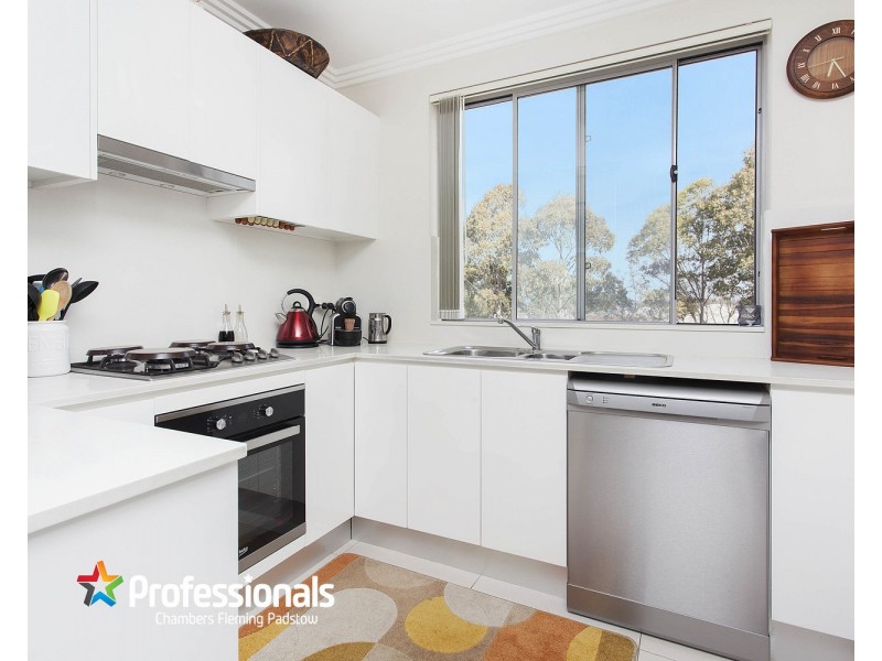 12/96-98 Nuwarra Road, Moorebank NSW 2170