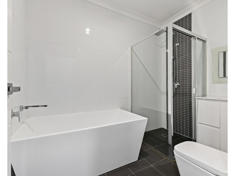 1 Harford Avenue, East Hills NSW 2213