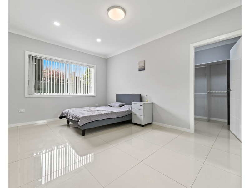 1 Harford Avenue, East Hills NSW 2213