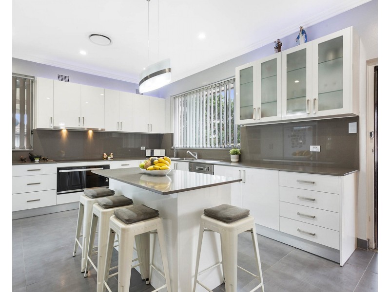 553 Henry Lawson Drive, Milperra NSW 2214