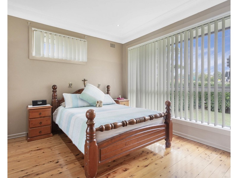553 Henry Lawson Drive, Milperra NSW 2214