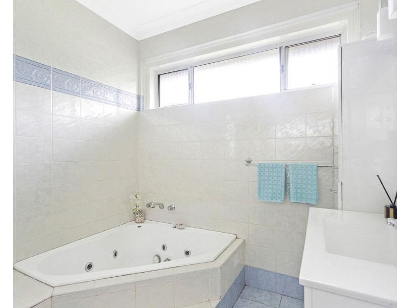 553 Henry Lawson Drive, Milperra NSW 2214