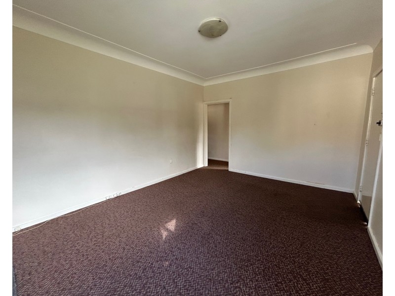 8 Harcourt Avenue, East Hills NSW 2213