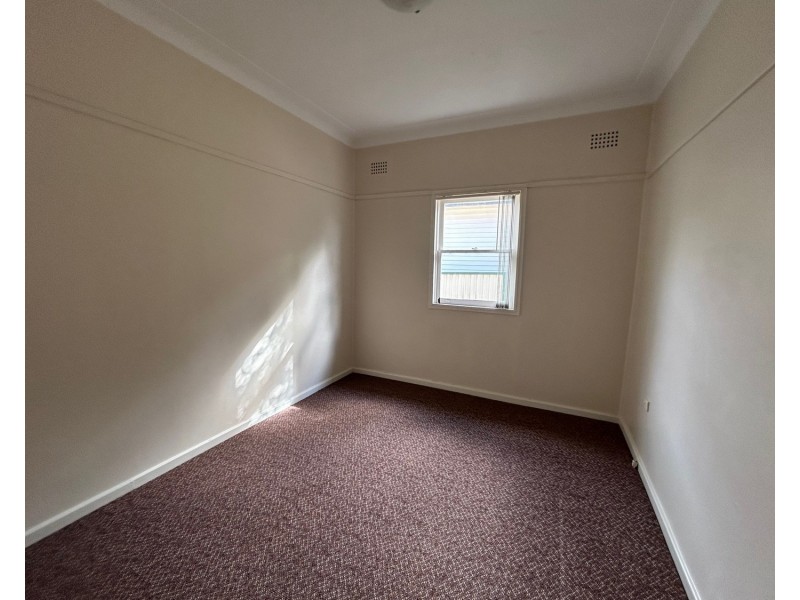 8 Harcourt Avenue, East Hills NSW 2213