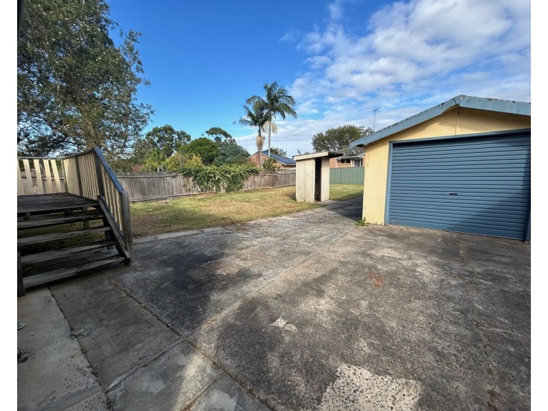 8 Harcourt Avenue, East Hills NSW 2213