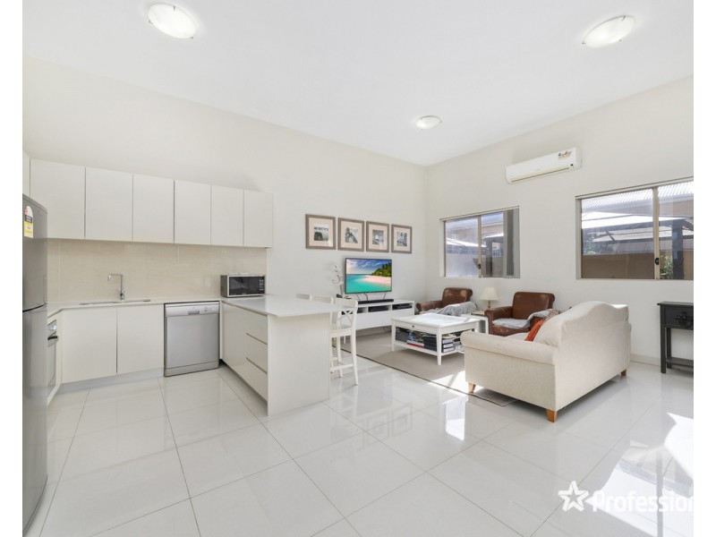 1/108 Boundary Road, Mortdale NSW 2223