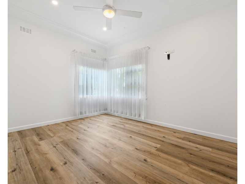 37 Austin Boulevard, Picnic Point NSW 2213