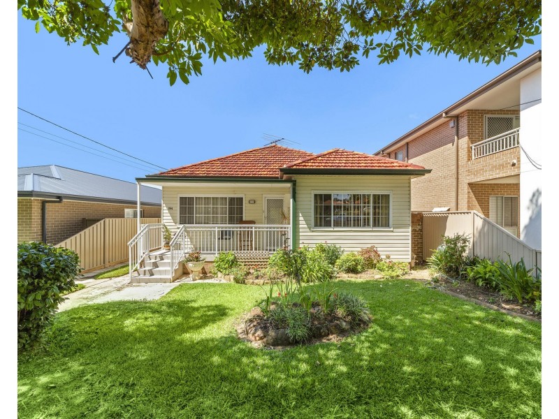 194 Gibson Avenue, Padstow NSW 2211