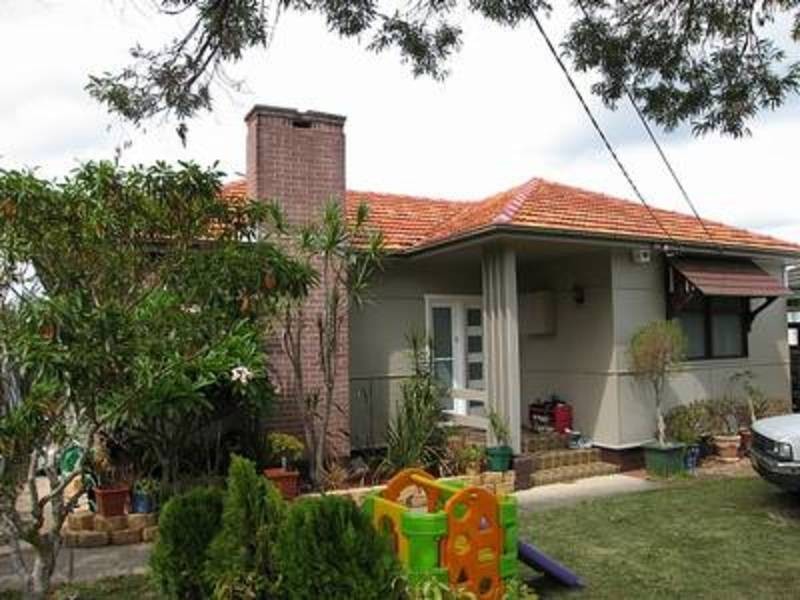 5 Lochinvar Avenue, Revesby NSW 2212