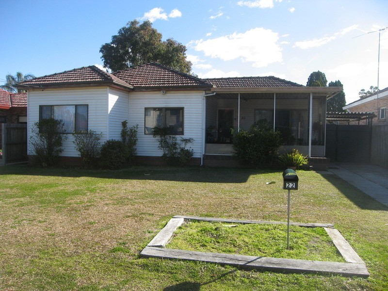 22 Eileen Street, Picnic Point NSW 2213