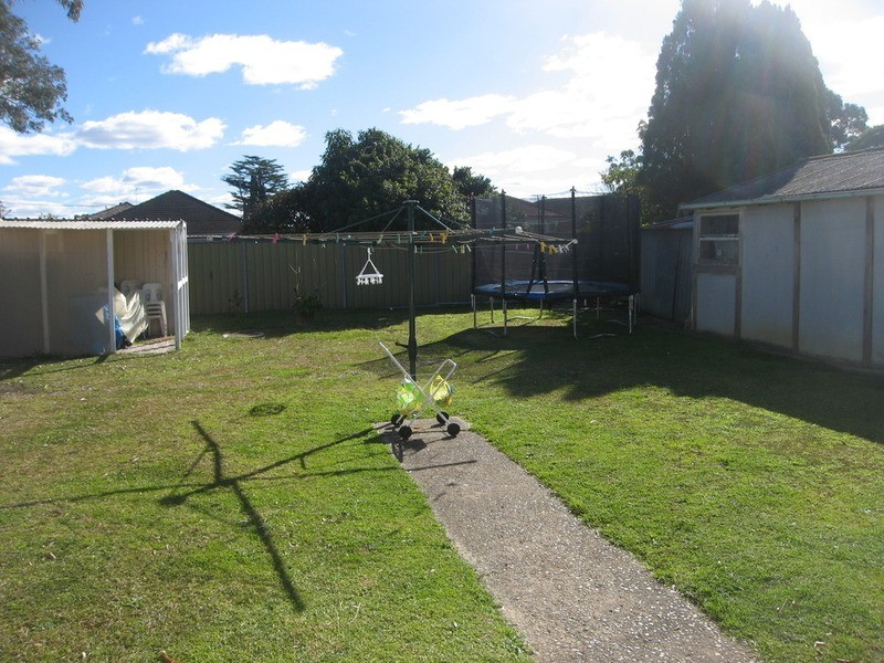 22 Eileen Street, Picnic Point NSW 2213