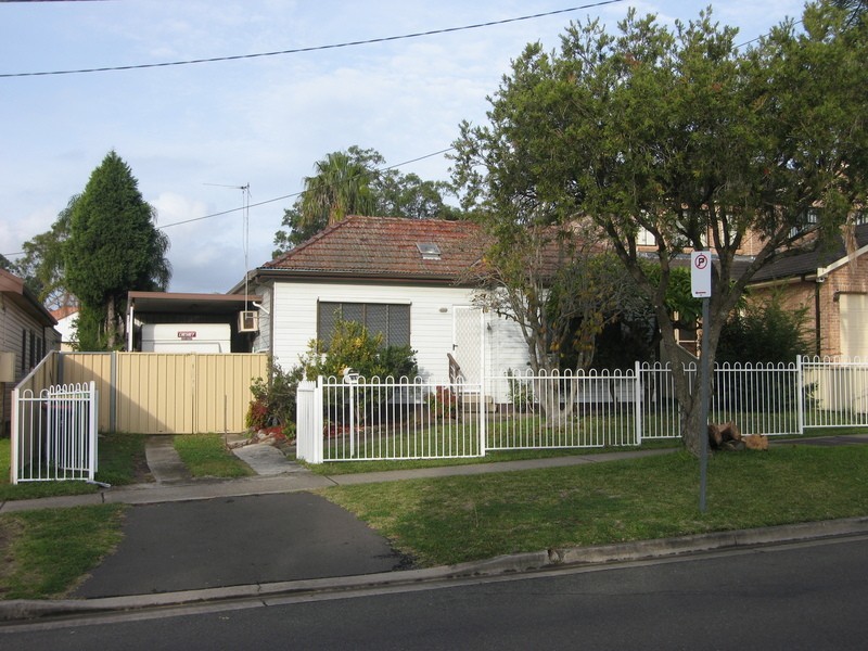 135 Faraday Road, Padstow NSW 2211