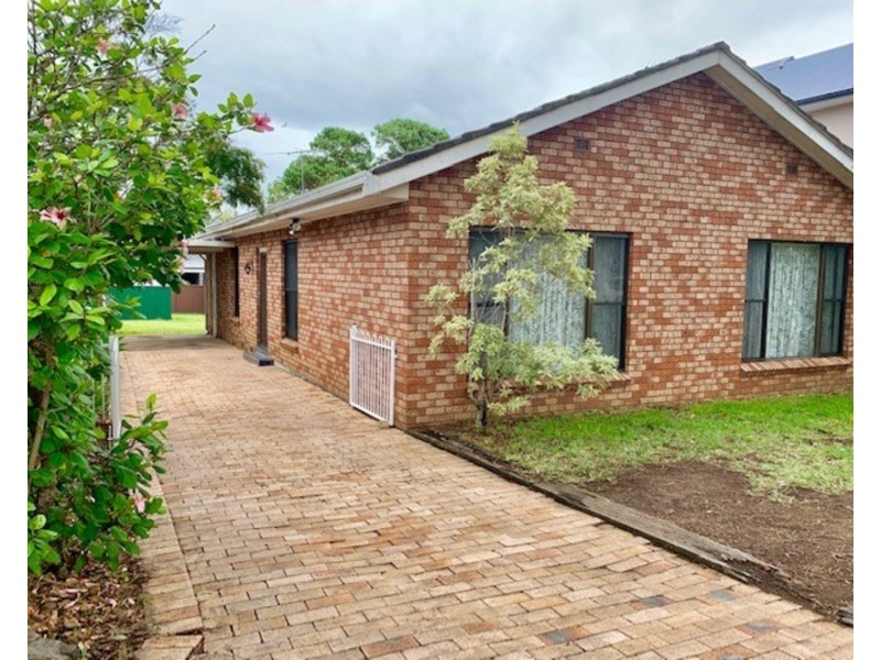 64 Picnic Point Road, Picnic Point NSW 2213