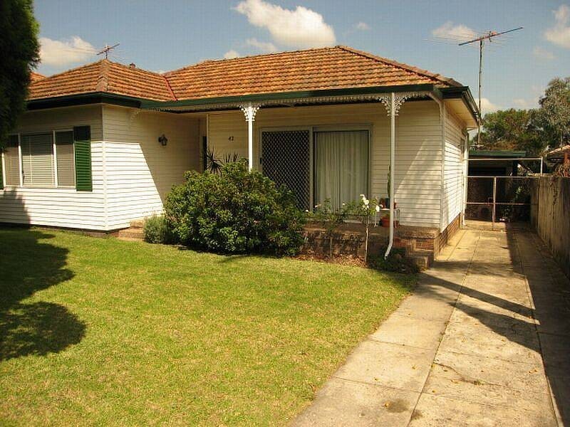 42 Chamberlain Road, Padstow NSW 2211