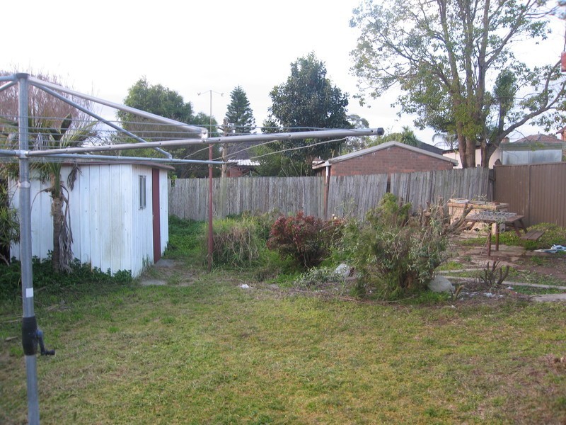 38 Kelvin Parade, Picnic Point NSW 2213