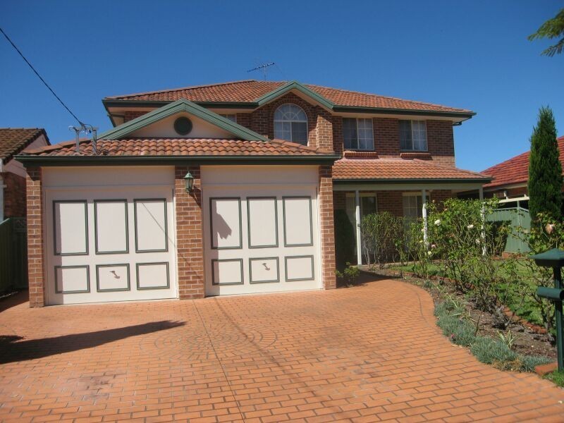 13 Parkview Avenue, Picnic Point NSW 2213