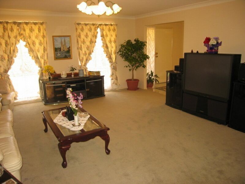 13 Parkview Avenue, Picnic Point NSW 2213