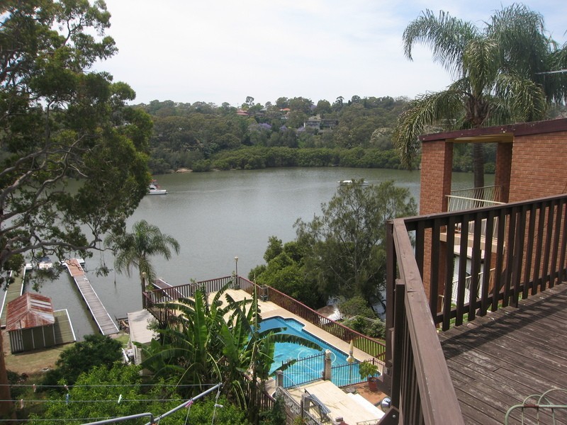 8 Villiers Road, Padstow Heights NSW 2211