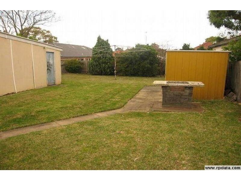 15 Singleton Avenue, East Hills NSW 2213