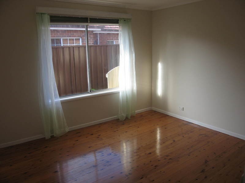 2/89 Lucas Road, East Hills NSW 2213