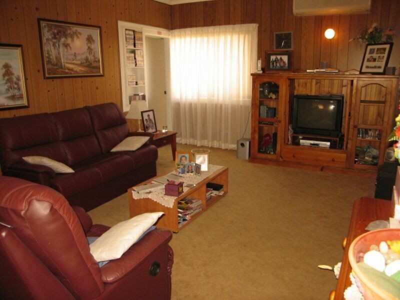 10 Doris Street, Picnic Point NSW 2213