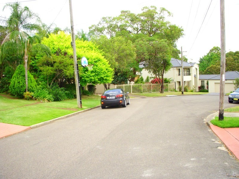 15 Lorraine Avenue, Padstow Heights NSW 2211