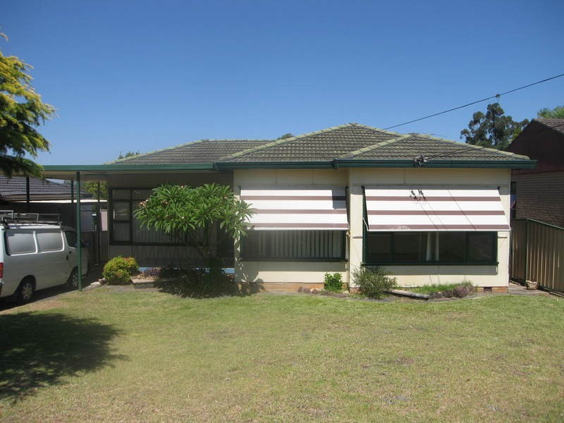 72 Thomas Street, Picnic Point NSW 2213