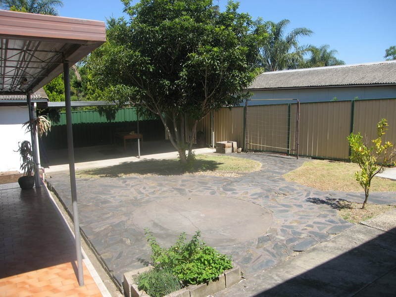 72 Thomas Street, Picnic Point NSW 2213