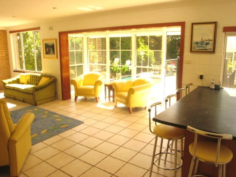 48 Thomas Street, Picnic Point NSW 2213