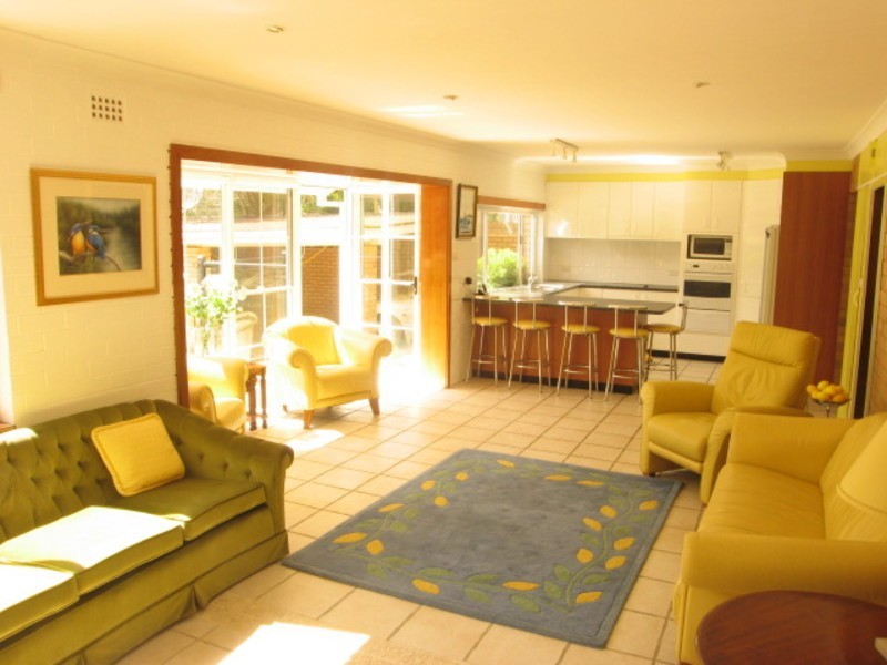 48 Thomas Street, Picnic Point NSW 2213