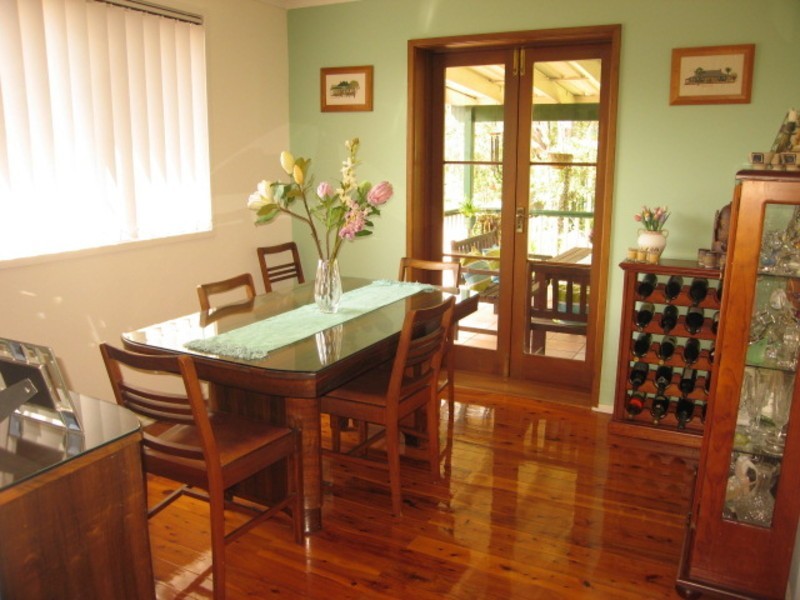 19 Amberdale Avenue, Picnic Point NSW 2213