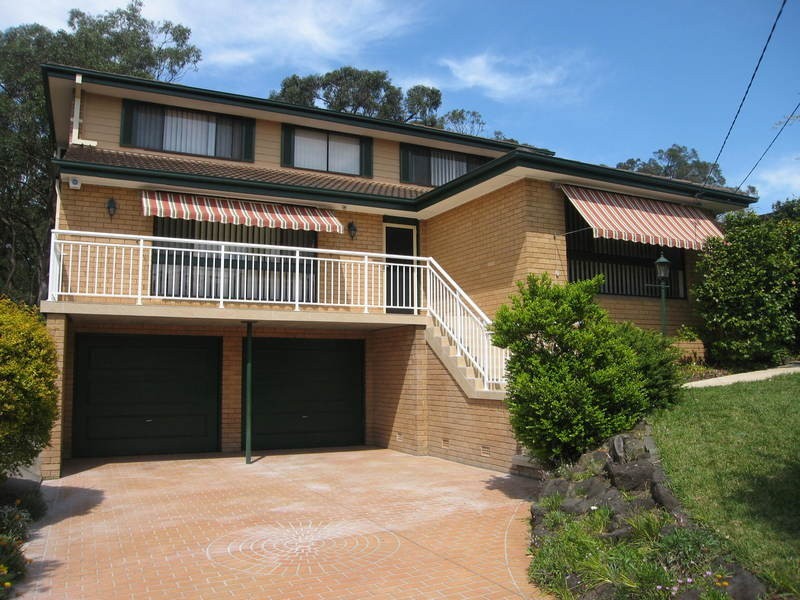 19 Amberdale Avenue, Picnic Point NSW 2213