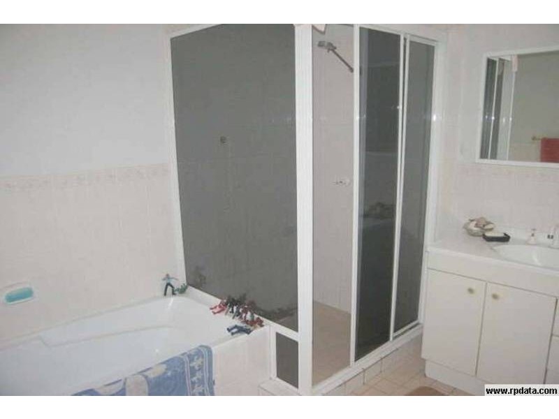 2/10 Forrest Road, East Hills NSW 2213