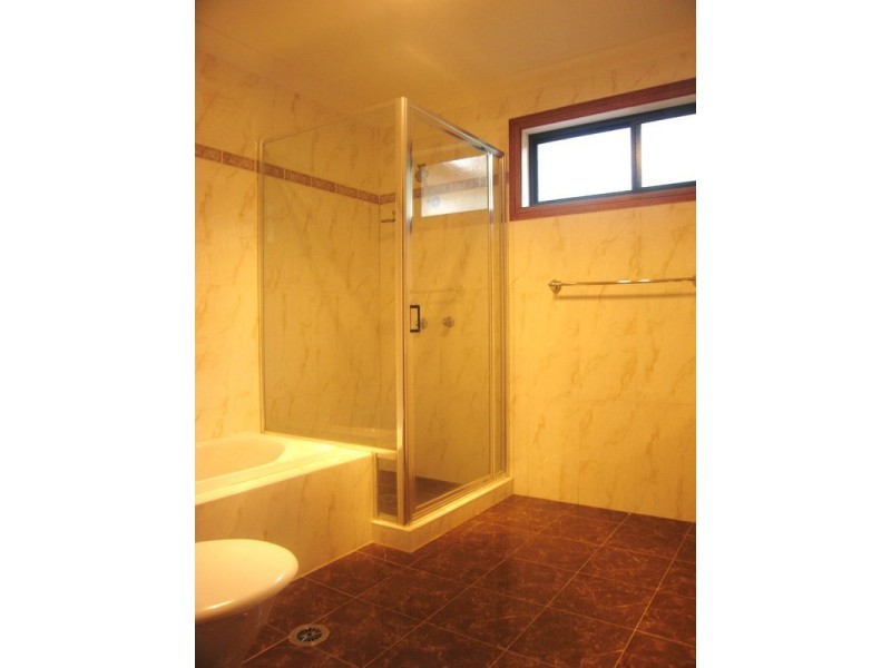 2/16 Bracher Street, East Hills NSW 2213