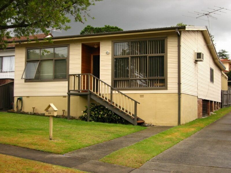 10 Queensbury Road, Padstow Heights NSW 2211