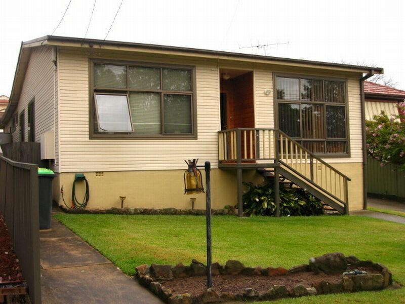 10 Queensbury Road, Padstow Heights NSW 2211