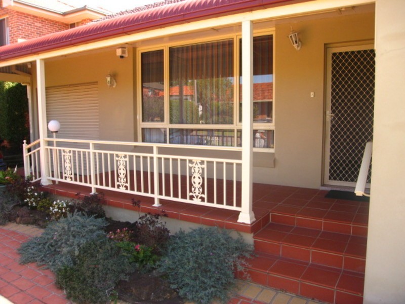 9 Stretham Avenue, Picnic Point NSW 2213