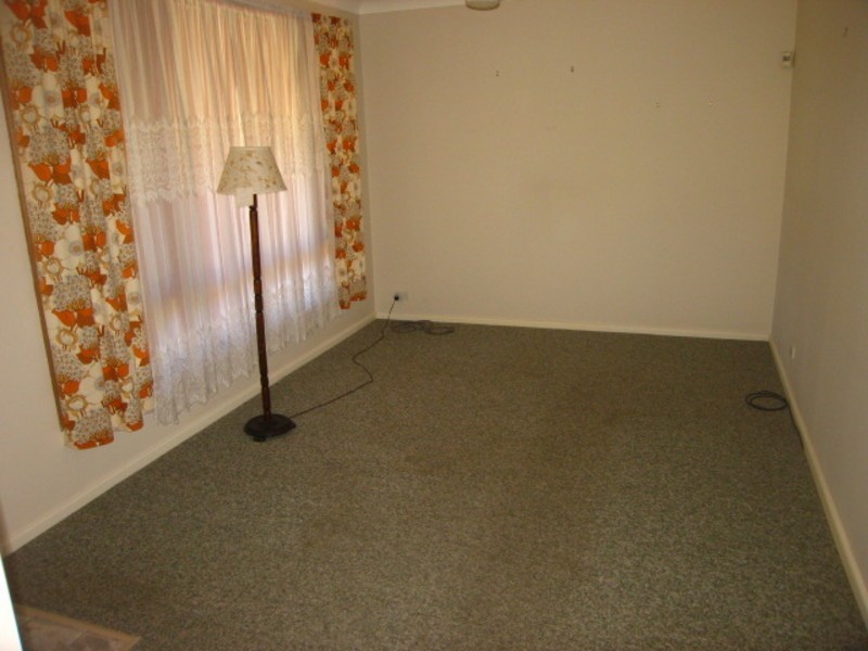 9 Stretham Avenue, Picnic Point NSW 2213