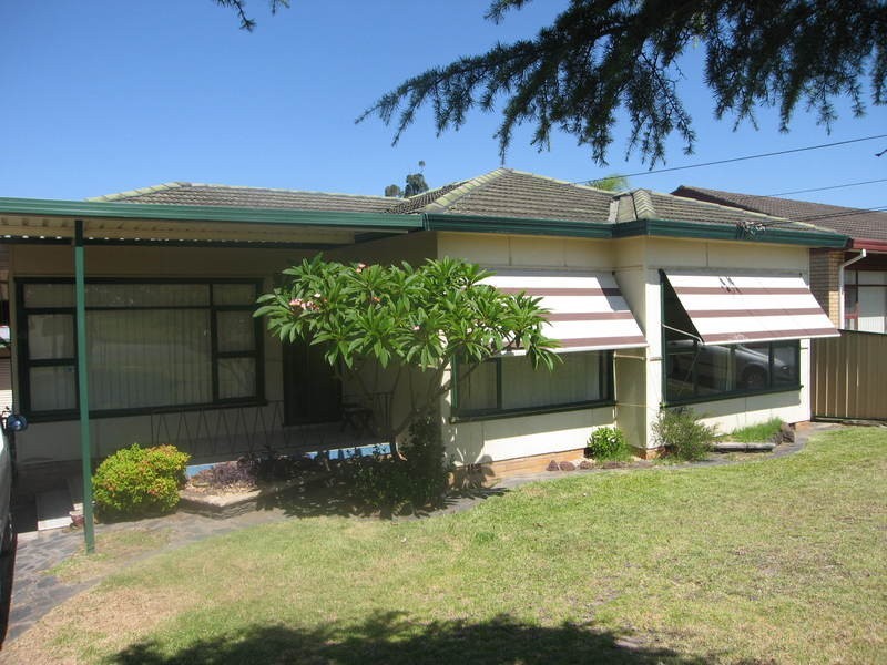 72 Thomas Street, Picnic Point NSW 2213