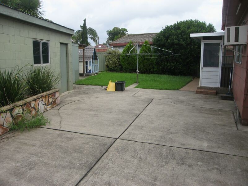 19 Apex Avenue, Picnic Point NSW 2213