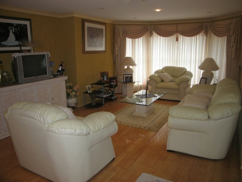 17 Daintree Drive, Wattle Grove NSW 2173