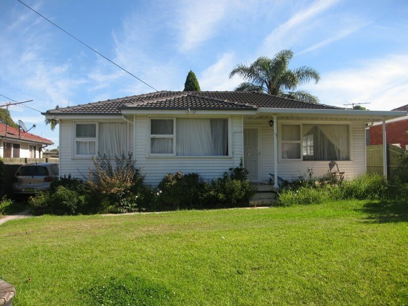 25 Mae Crescent, Panania NSW 2213