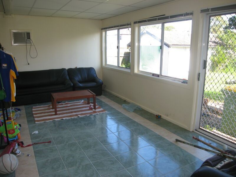 25 Mae Crescent, Panania NSW 2213